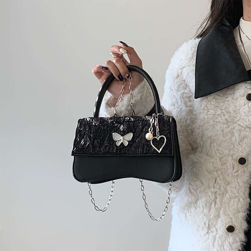 Small Square New Girl Heart Chain Oblique Cross Bag High-end Sense butterfly love shoulder Messenger bag girl