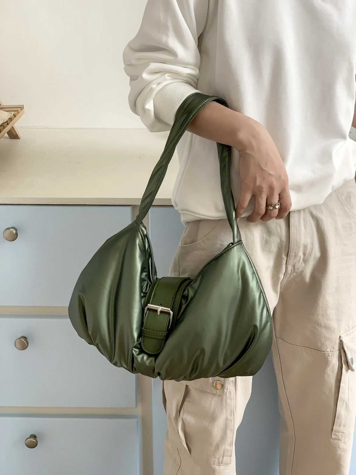 Silver Underarm Space Bag oulder Bag Faionable mat Design Early Autumn New Sle HighEnd Feel Small Design Z250928