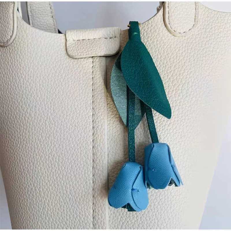 Luxury Genuine Leather Tulip Bag Pendant Handmade Cowhide Cute Pendant Gift Amazing Cactus Design Bag Pendant Red Blue Flower Keychain Y250929as