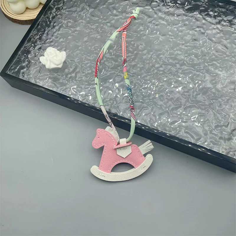 Luxury Fashion Rocking Horse Pendant Phone Lanyard Colorful Luxury Keychains For Woman Girls Backpack Decoration Accessories Gifts Y250929as