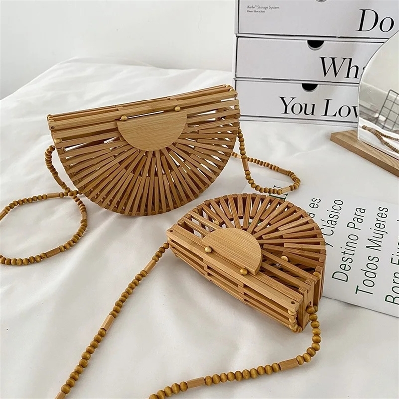 Fashionable Half Moon Wooden Shoulder Cross Bag for Women Bamboo Summer Beach Straw Rattan Small Mobile Wallet Mini Sac 240731Zl