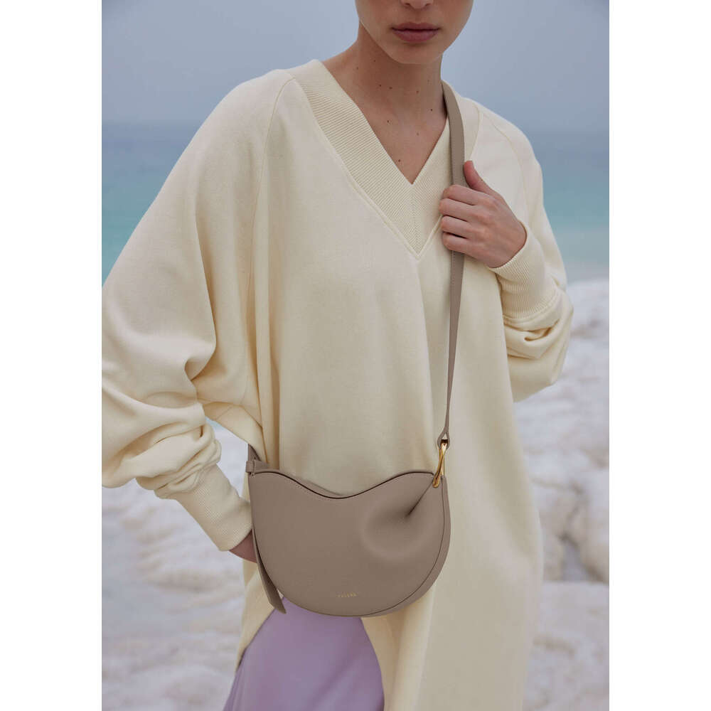 designer bag Luxury bag French Niche Brand Pol Color Matching New Women's Tonca Pea Genuine Leather Shoulder Crossbody fashion Bag