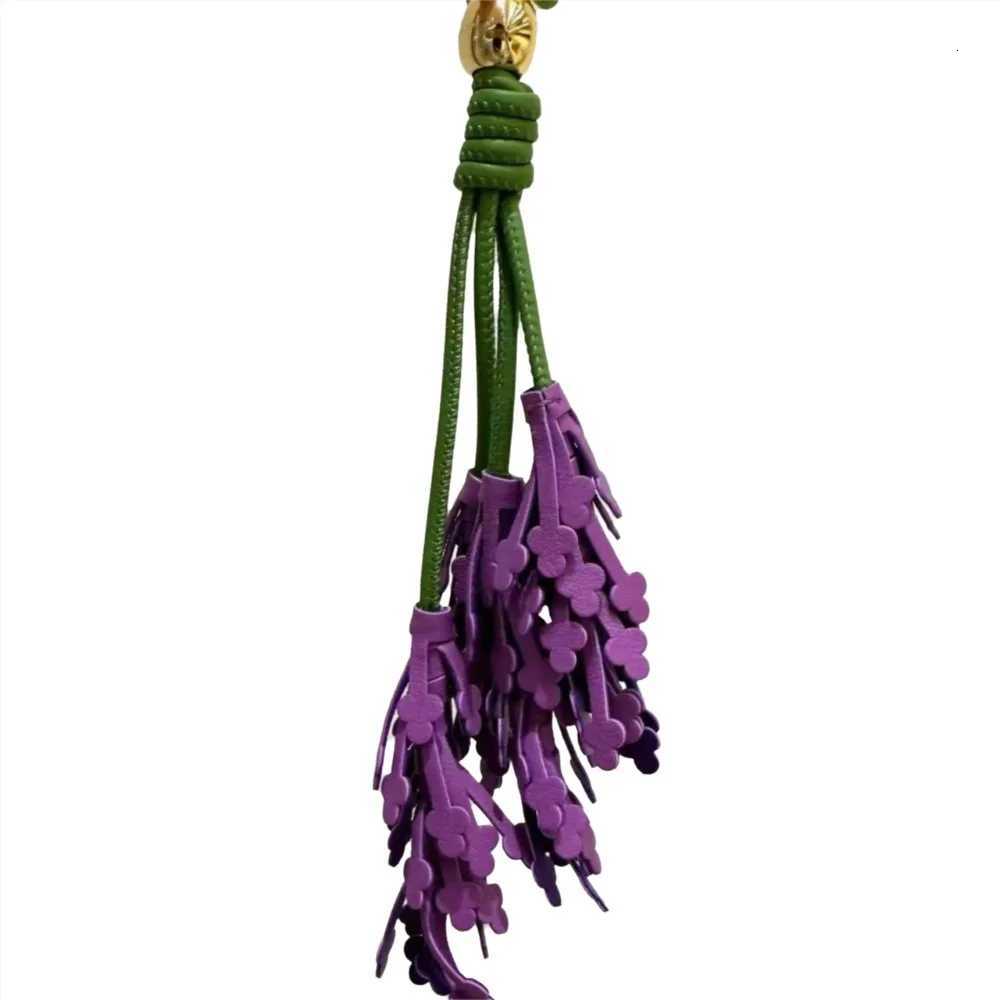 Luxury Luxury Lavender Leather Bag Charm Pumpkin Tomato Flower Keychain Couple Allmatch Bag Pendant Decoration Girls Gift Y250928