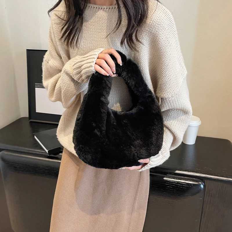 Winter Womens Plush Half Moon Fur Handbag Small Wrist Clutch Fashion Short Handle Phone Bag Coin Purse Ladies Fashion Accessory Z250928