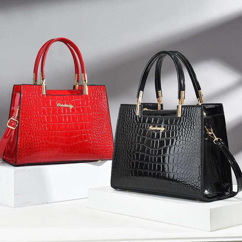 Elegant Mom Versatile 2025 Summer New Fashion Handbag for Middle-aged Women Shoulder Crossbody Bag