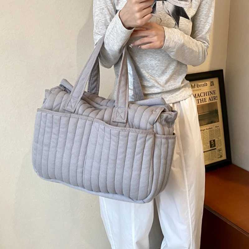 Multifunctional Mommy Bag Large Capaci Baby Carrying Diaper Bag Materni Pack Womens Travel Totes Baby Items OrganizerXJ250928