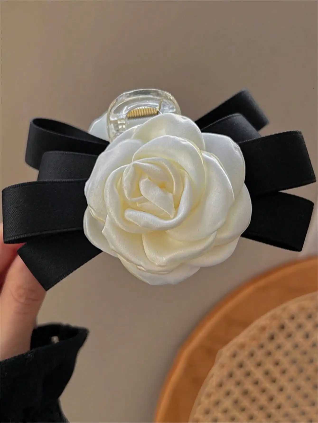 1 Ladies summer new camellia grip clip French Premium touch net Red hair clip Elegant temperament hair up shark clip hair tiara W2530928