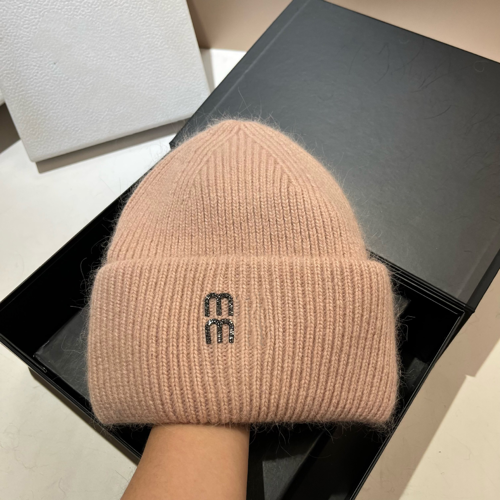 Designer Beanie Caps Winter Hats Wool material Bonnet Knitted Hat Embroidery Couples Neutral Fall Cold Snowy Wool Unisex Warm Fashion Letter Design Hat