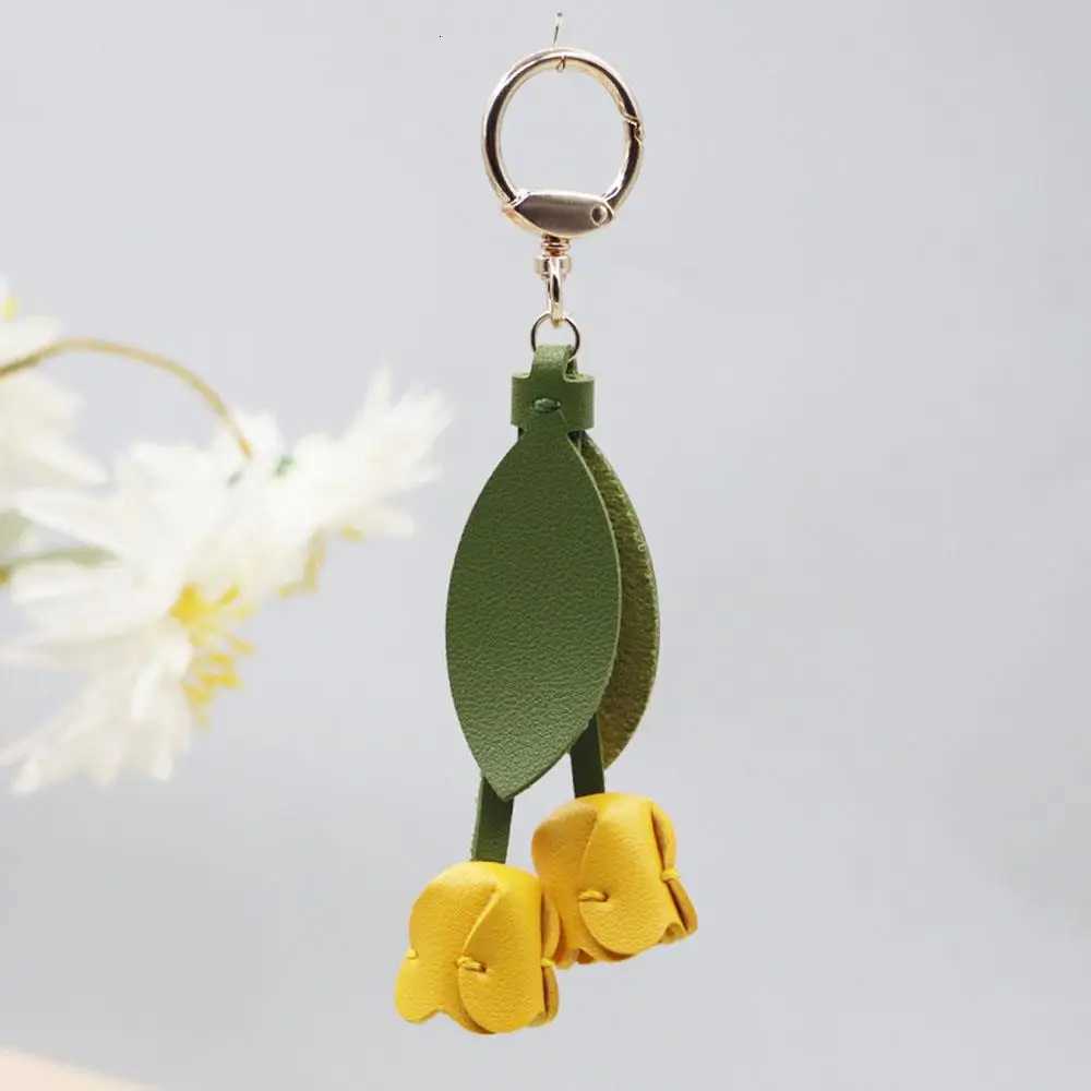 Luxury Leather Tulip Flower Shaped Bag Pendant Car Keychain Hand Rope Women Bag Accessories New Elegant Hand Bag Rope Accessories 2025 Y250928as