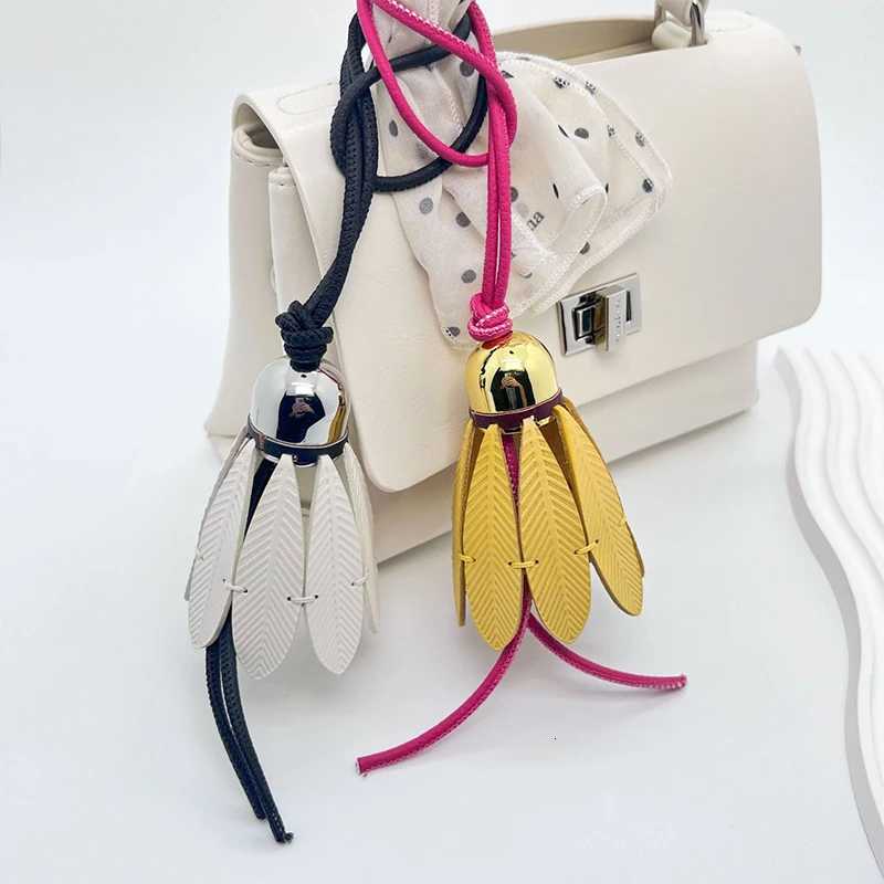 Luxury Genuine Leather Badminton Bag Charm Handmade Badminton Keychain Bag Pendant Decoration High Luxury Girl Gift Bag Accessories Y250929as