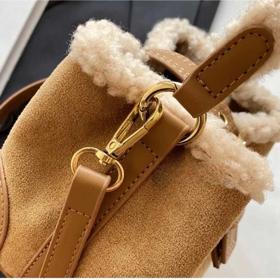 New fall and winter fashion chic retro popular shoulder bag casual plush hundred with mini fur handheld crossbody female bag Z250928