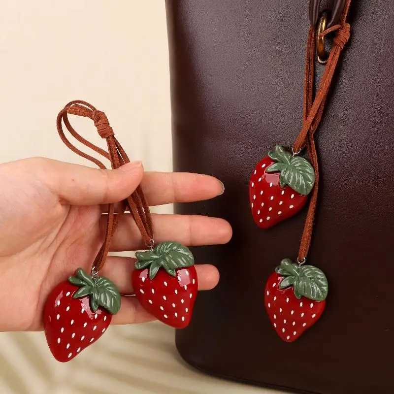 Luxury New Cute Strawberry Bag Pendant Braided Strawberry Ornaments Creative Keychain Strawberry Car Hanging Y250928