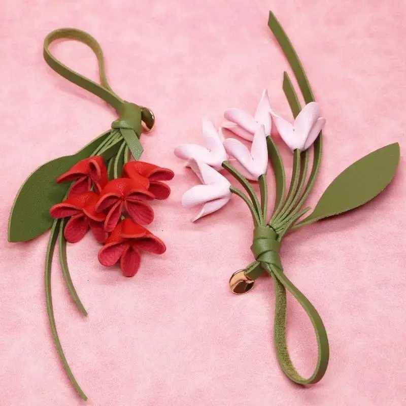 Luxury 1Pcs Fashion PU Leather Simulation Osmanthus Keychain Bag Pendant Decoration Artificial Flower Backpack Hanging Ornaments Gifts Y250928