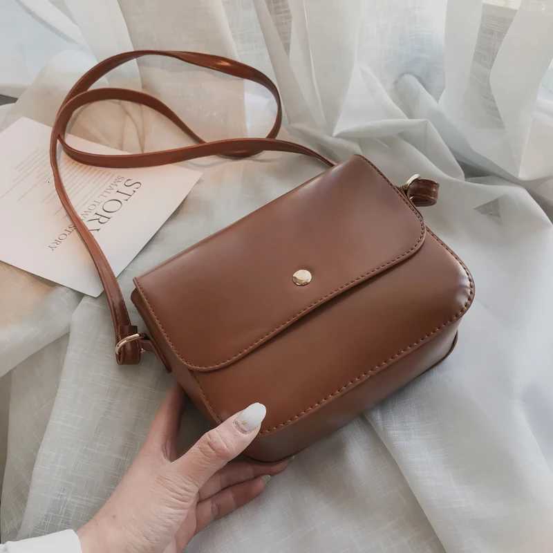 Ins Inspired Small Square Bag Womens Crossbody oulder Bag 202 New Hong Kong Sle Retro Student Friendly Versatile Bag Z250928