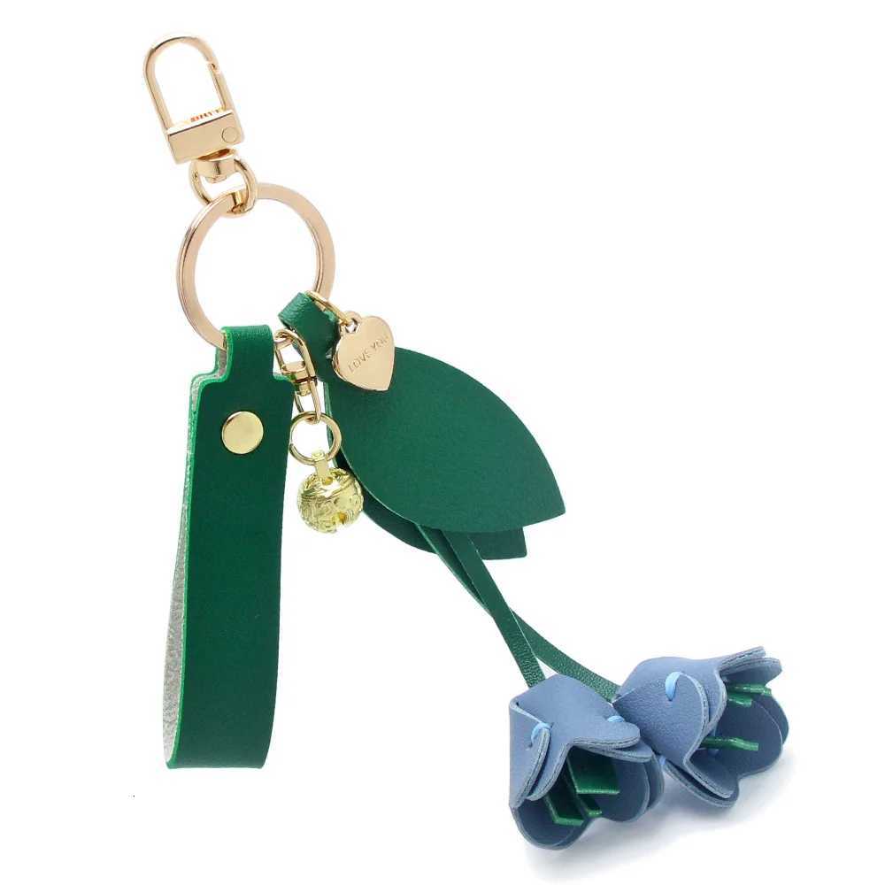 Luxury Luxury Valentines Day Rose Leather Keychain Car Bag Pendant Accessories Y250929as