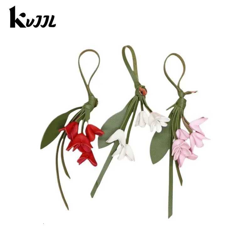 Luxury Fashion PU Leather Simulation Osmanthus Keychain Bag Pendant Decoration Artificial Flower Backpack Hanging Ornaments Gifts Y250928gc