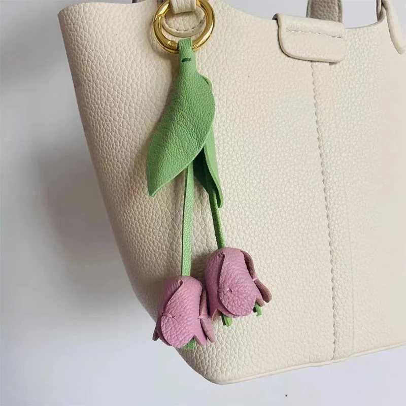 Luxury New Flower Story Series Handsewn Tulip Hanging Keychain And Bag Companion Cactus Charm Pendant Rope Accessories Creative Decor Y250928as