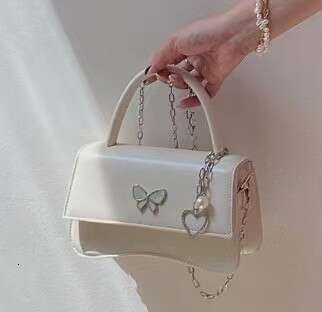 Small Square New Girl Heart Chain Oblique Cross Bag High-end Sense butterfly love shoulder Messenger bag girl