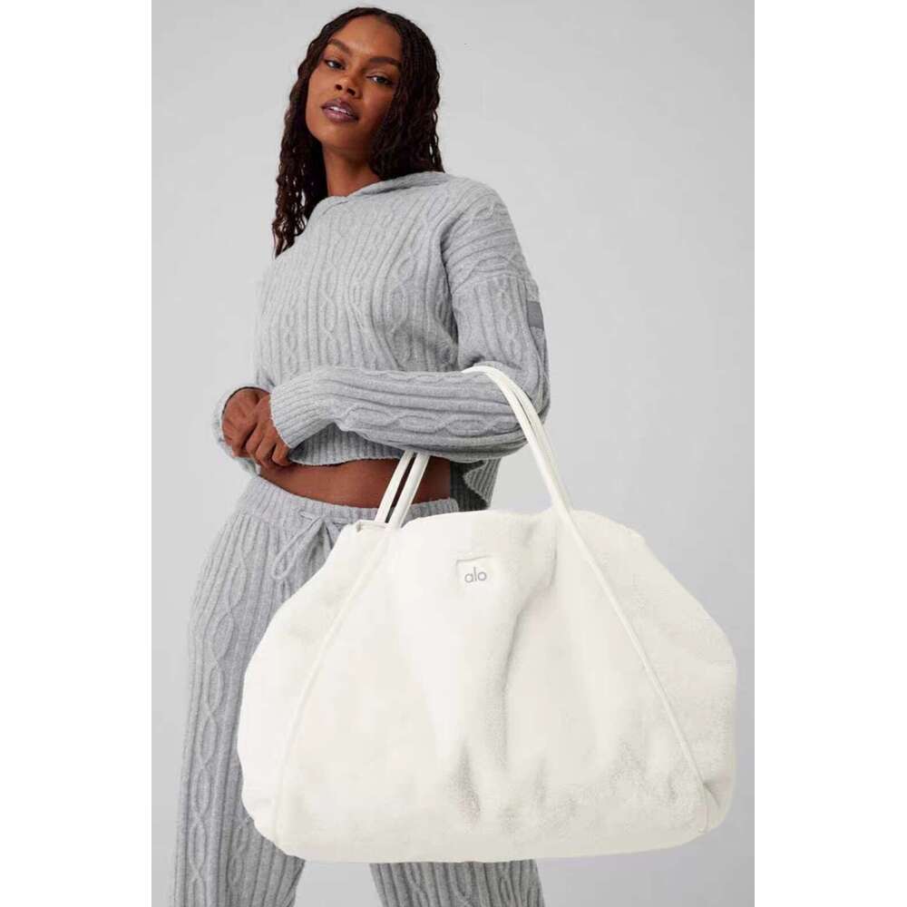 Best Seller Designer Bags 2025 Autumn And Winter Trustworthy Sherpa Yoga Cute Handbag Plush Shoulder Comfortable Large Capacity Makeup Storage Bag