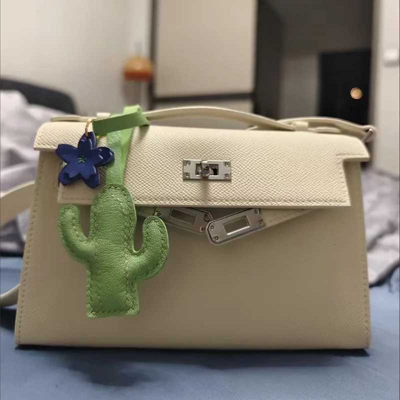 Luxury Genuine Leather Tulip Bag Pendant Handmade Cowhide Cute Pendant Gift Amazing Cactus Design Bag Pendant Red Blue Flower Keychain Y250929as