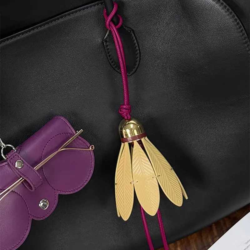 Luxury Genuine Leather Badminton Bag Charm Handmade Badminton Keychain Bag Pendant Decoration High Luxury Girl Gift Bag Accessories Y250929as