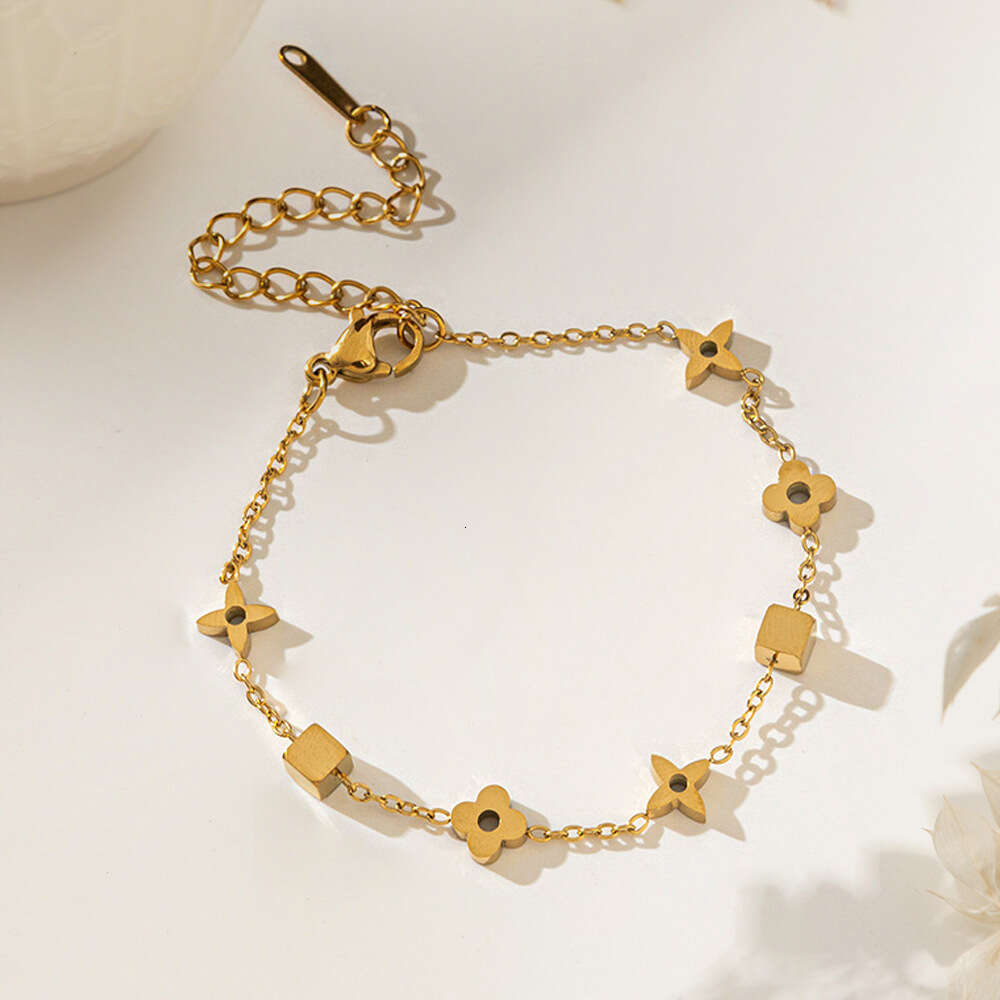 Gold-Tone Designer Bracelet High-End Geometric Small Square Flower Titanium Necklace for Women Fashion Internet Celebrity Four-Leaf Clover Clavicle Ch