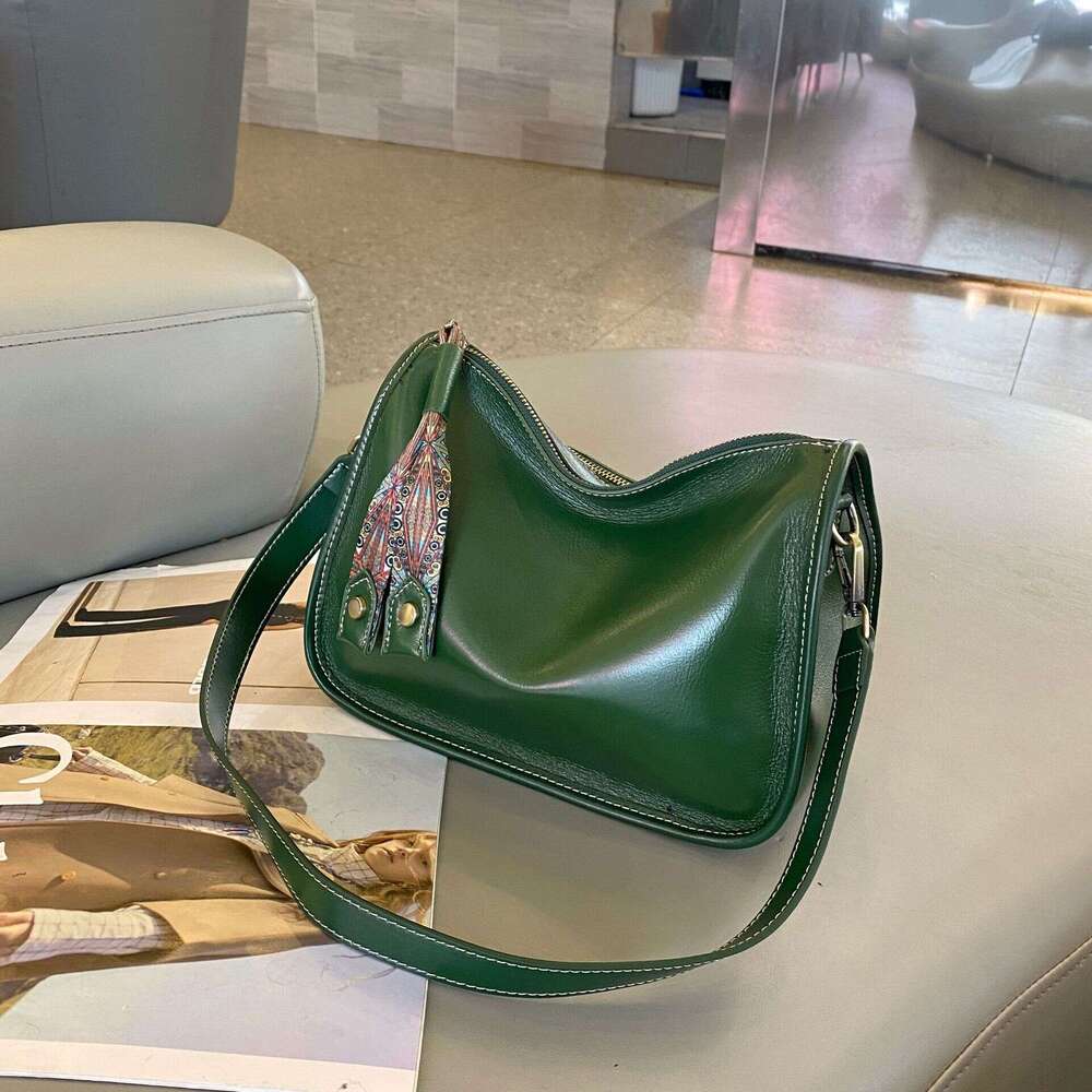 designer bag Luxury bag Vegetable Tanned Top Layer Cowhide Versatile Single Shoulder Crossbody Simple Women's Zipper Dumpling Crescent Bag New St