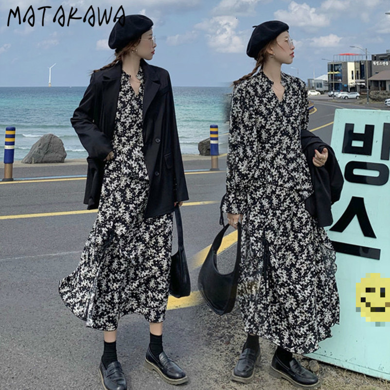 MATAKAWA plus size bubble sleeve woman dress spring women V-neck split femme robe loose floral temperament long vestido 210513