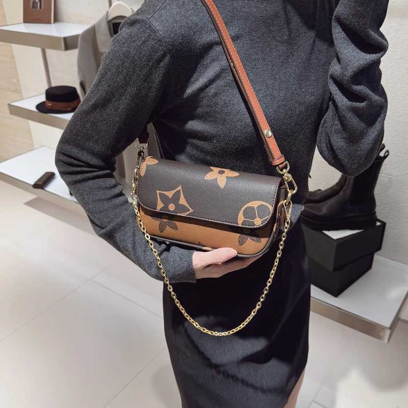 HighQuality Womens Leather Handbag Classic Elegant Design By Famous Luxury Brand For Popular Ladies Fashion Carry Z250928