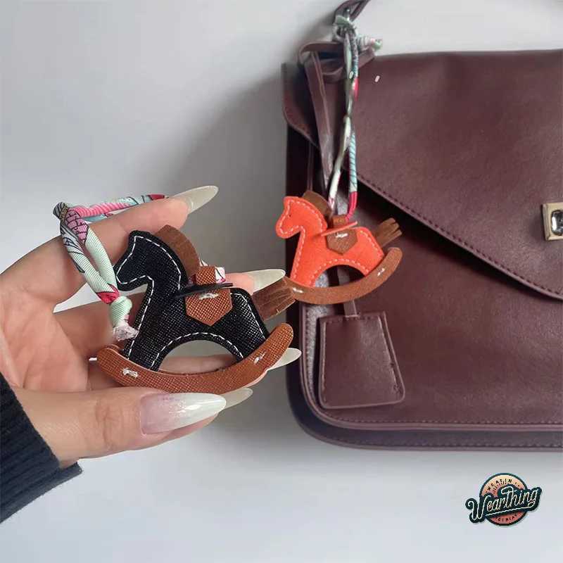 Luxury Fashion Rocking Horse Pendant Phone Lanyard Colorful Luxury Keychains For Woman Girls Backpack Decoration Accessories Gifts Y250929as