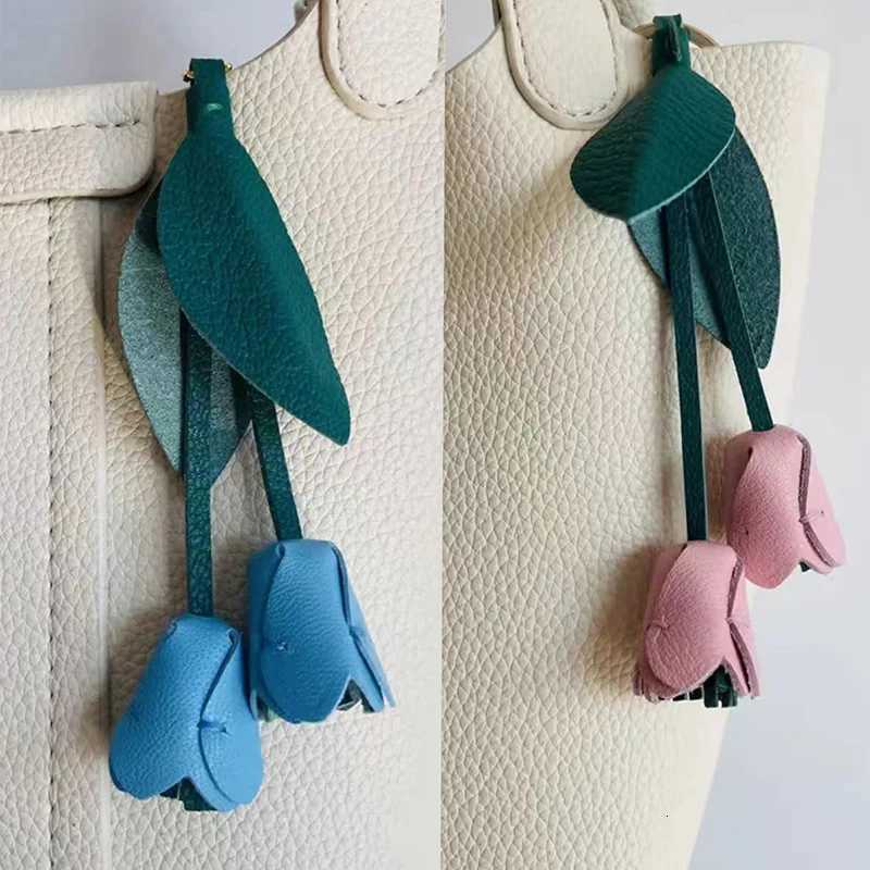 Luxury New Flower Story Series Handsewn Tulip Hanging Keychain And Bag Companion Cactus Charm Pendant Rope Accessories Creative Decor Y250928