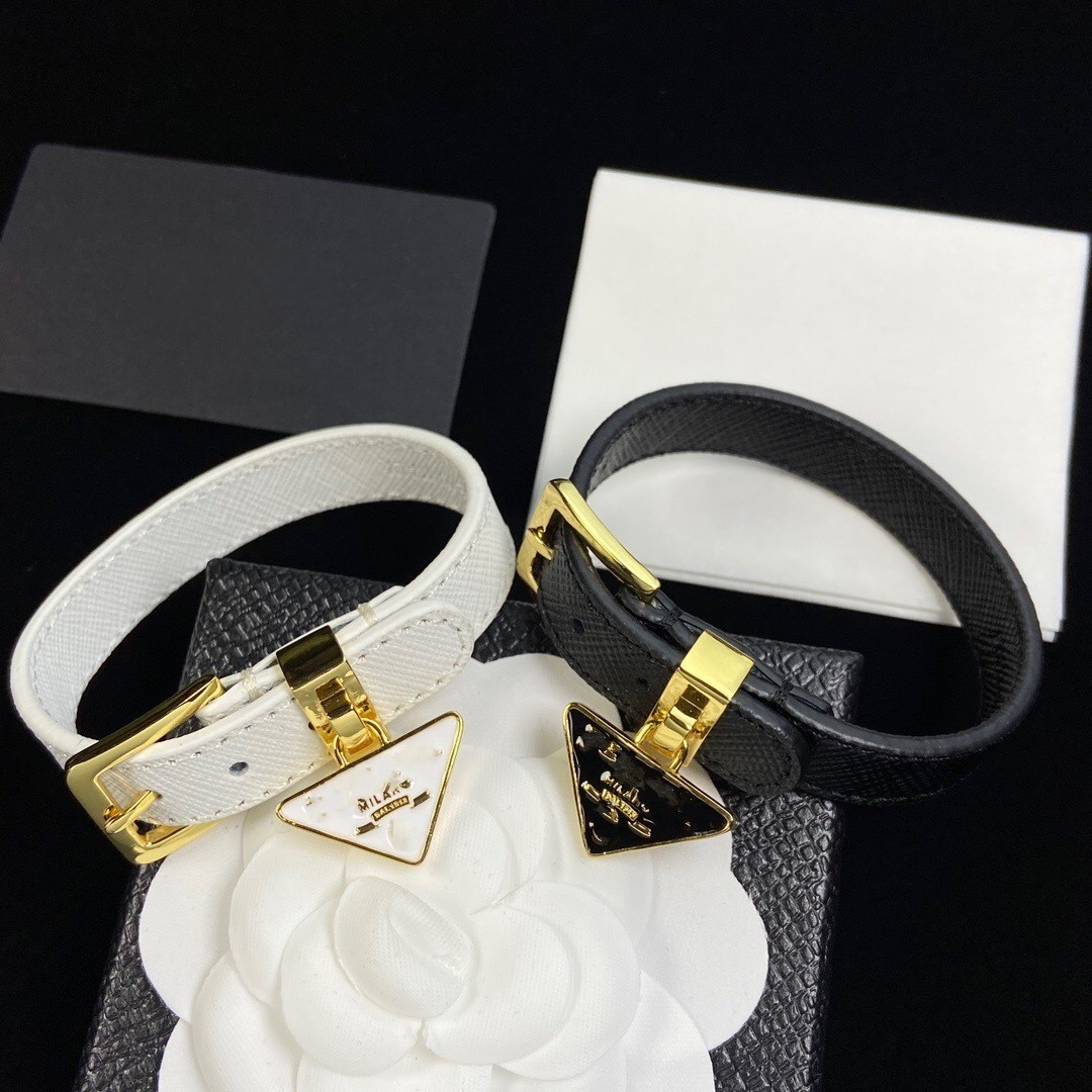 Luxury designer Girl woman man boy letter real leather tri-angle bracelets elegant 18K Gold Bangles P branded engrave bracelet Fashion Jewelry Lady Party