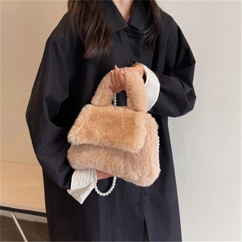 Winter Faux Fur Handbag Bag Soft Plush Shoulder Small Fluffy bolsa feminina Vintage Pearl Chain Crossbody 240725ZYl