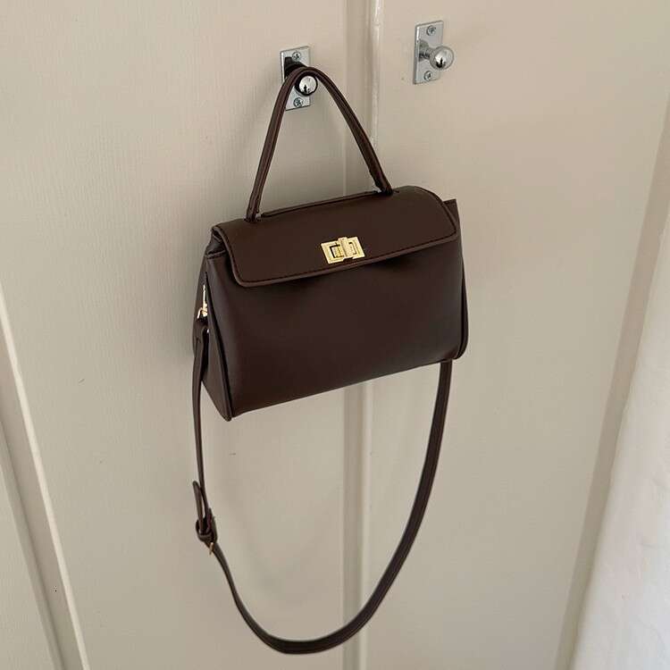 Best Seller Designer Bag Soft PU Leather Handbag 2025 New Fashion Single Shoulder Cssbody Women's Versatile Commuter Small Square Bag