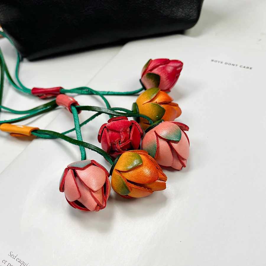 Luxury Cowhide Leather Bags Charm Flower Ball Pendant Luxury Fashion Highgrade Lychee Flower Car Pendant Decoration Bag Accessories Y250928as