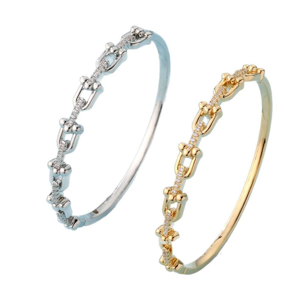 Bracelet Designer Luxury bangle jewelry for women copper plated with 18K gold Zircon Exquisite retro High-end and fashion Festival Holiday gifts