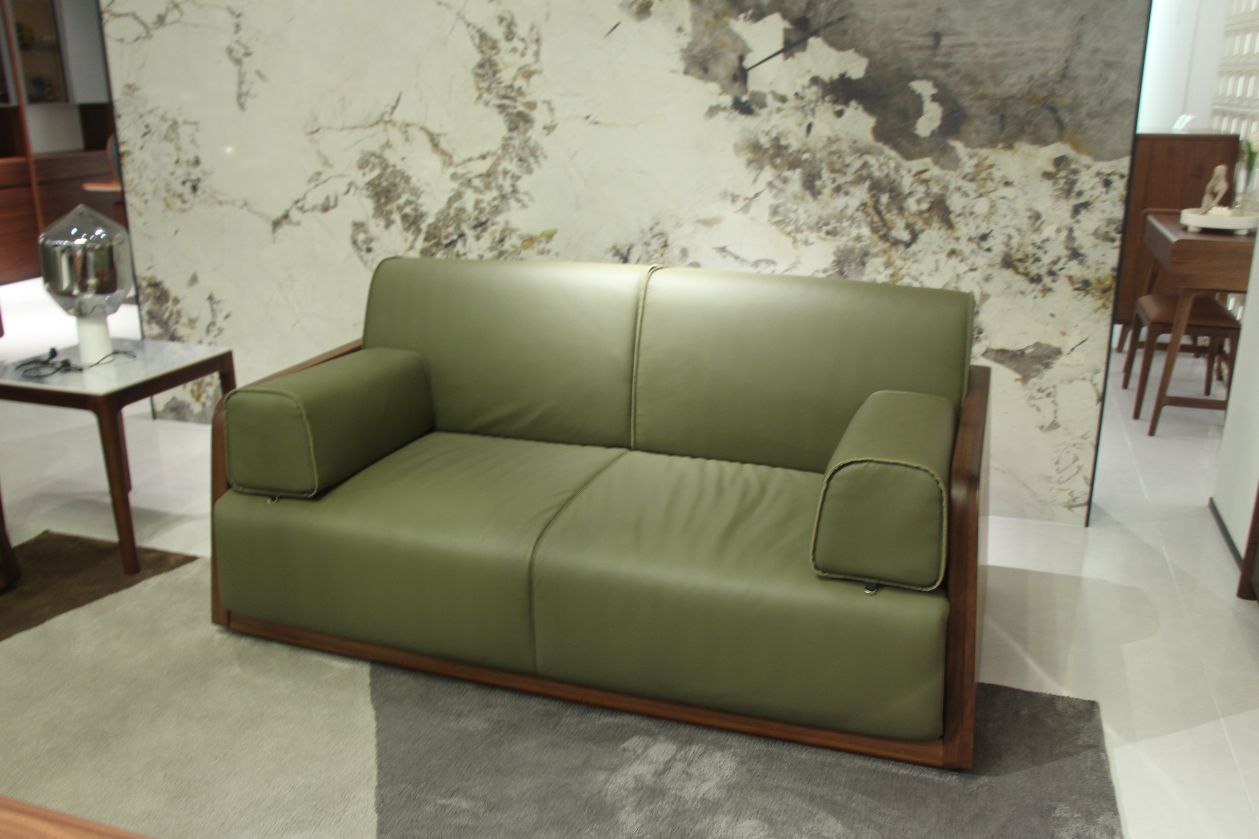 Zhong zhixin Ruimu Designer Luxury High-end Modern Chinese-style Sofa Crafted with a solid wood frame and genuine leather with meticulous workmanship