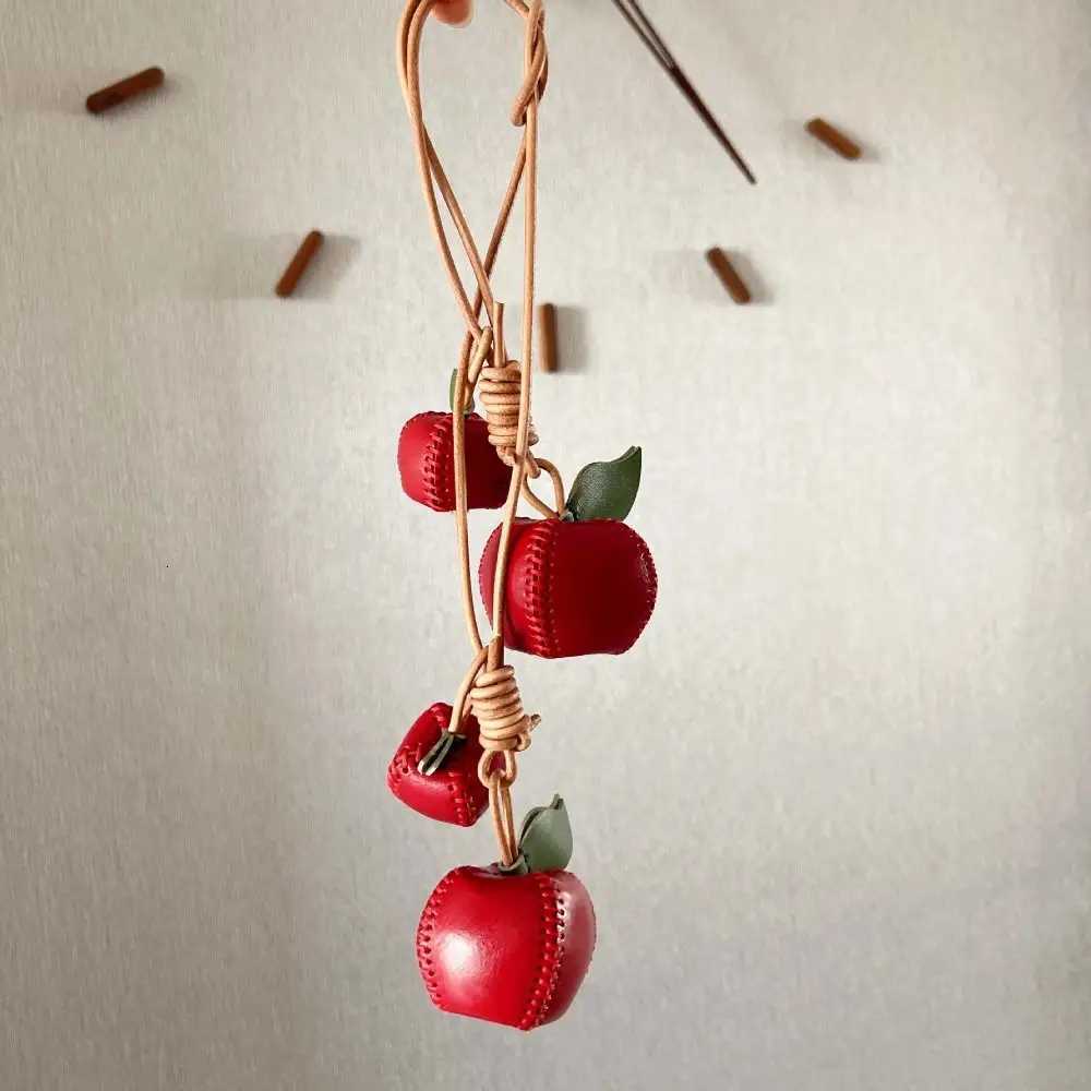 Luxury Trendy Hanger Fruit Pendant Pear Strawberry Leather Keychain Creative Handmade Bag Pendant Bag Ornament Y250928as