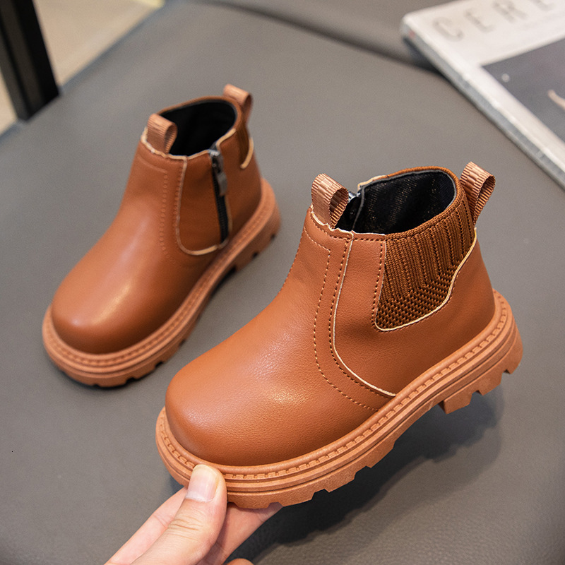 Autumn and winter new Martin boots for boys and girls, fashionable leather boots with soft soles, casual short boots for young children, designer shoe