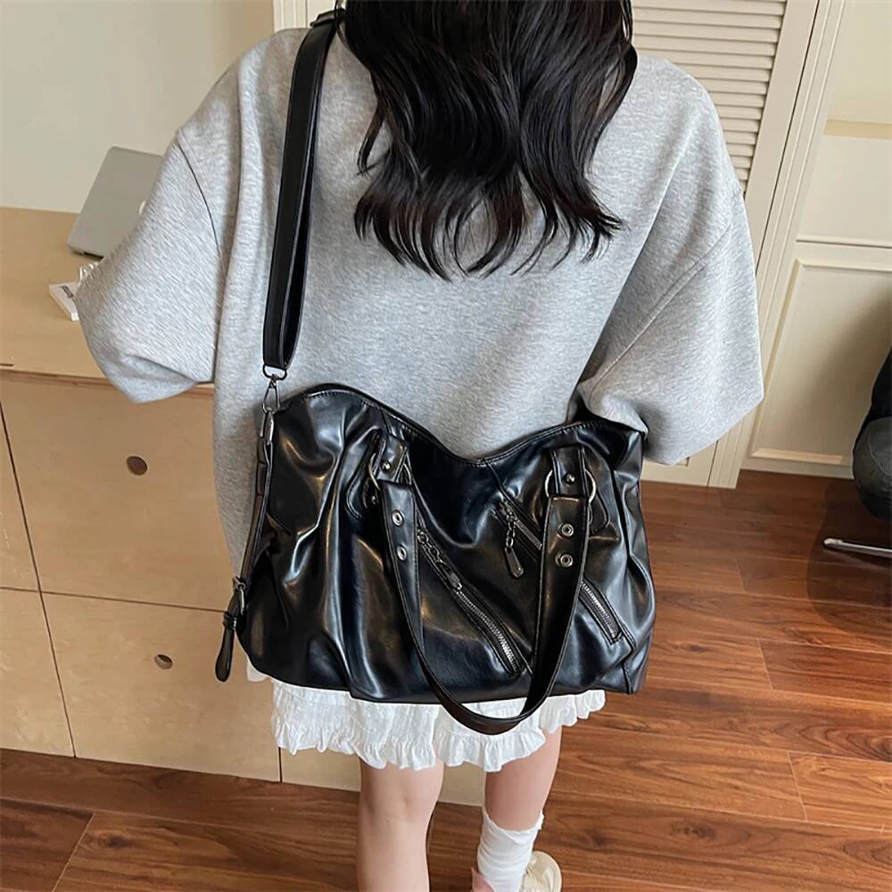 Glossy PU Designed Rivet Zipper One Shoulder Bag Large Capacity Versatile Tote Bags Delicate Soft All-Match Crossbody Packs high-quality