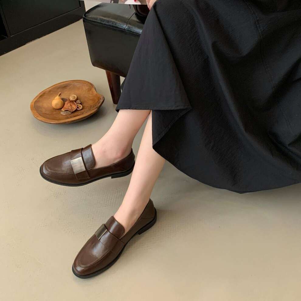 2025 New British Style Low Heel Leather Black Professional Work Shoes Soft Sole Flat Loafers for Women