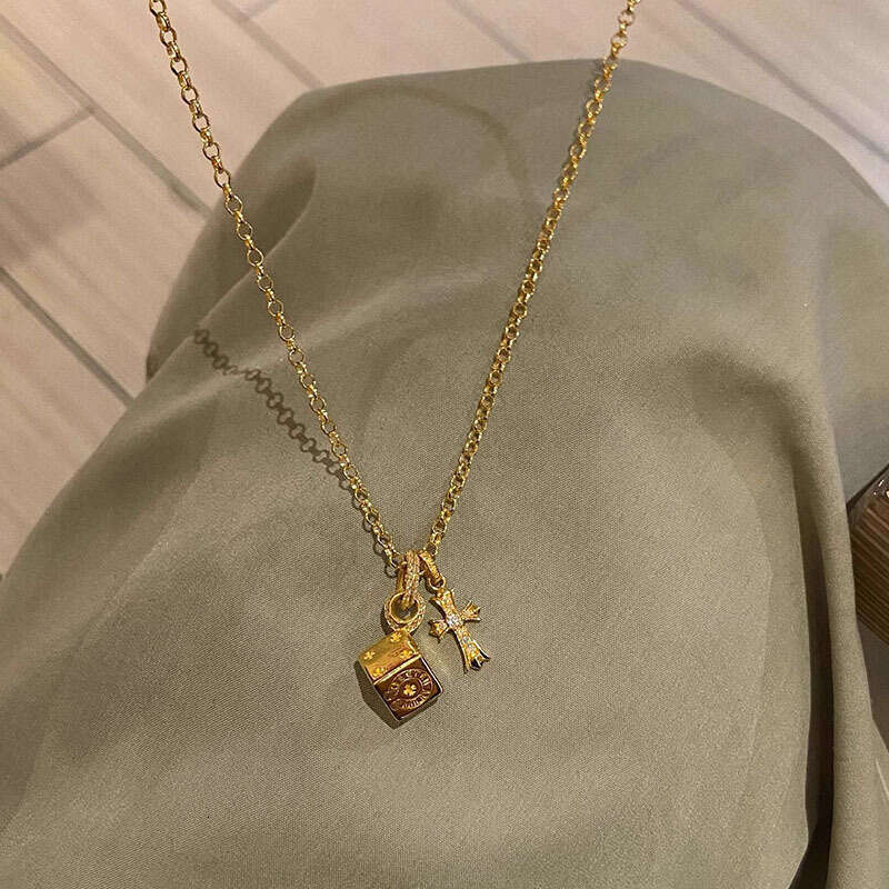 Cross Necklace for Women Fashion Exquisite Pendant High-end Elegant Versatile