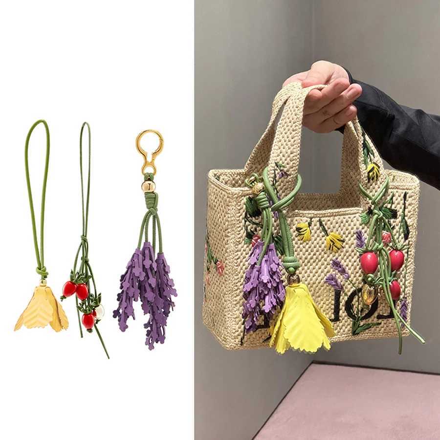 Luxury Fruit Flower Charm Keychain Mulberry Strawberry Tomato Pea Insect Chamomile Tulip Tree Key Bag Accessories Y250928