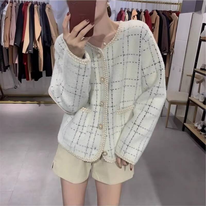 Autumn New Design SingleBreasted Plaid Knitted Retro Pearl Button Sweater Fashion Customizable Cardigans Sweaters