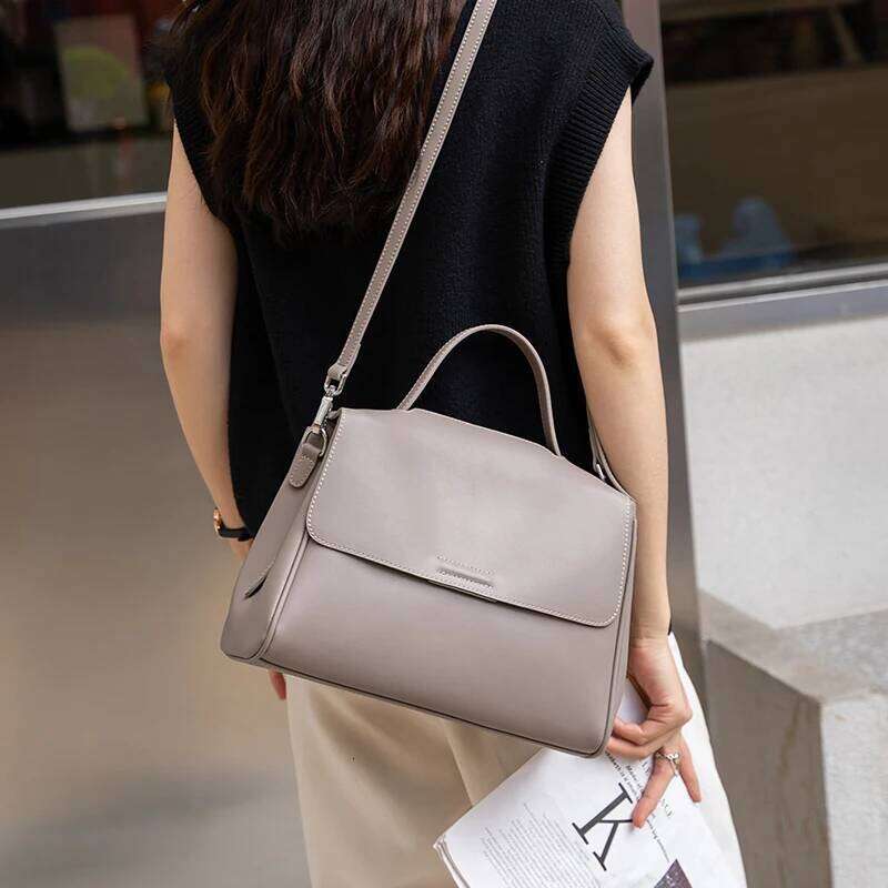 Designer Bag Women Cow Genuine Leather Durable Shoulder Bag Female Fashion Designer Handbag Ladies Retro Commuting Large Capacity Bags