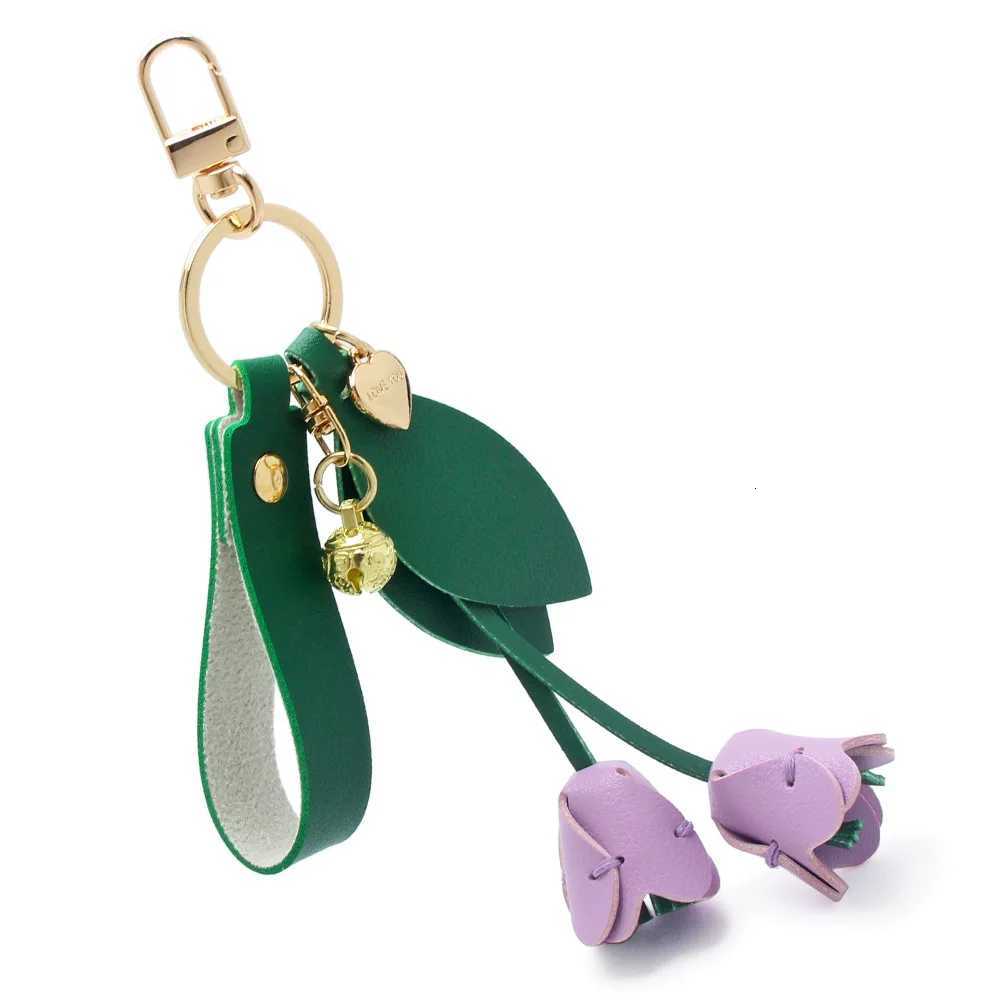 Luxury Luxury Valentines Day Rose Leather Keychain Car Bag Pendant Accessories Y250929as