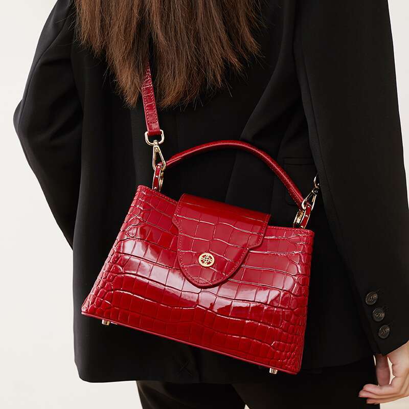 Cowhide Women's Casual Fashion Solid Shoulder Zipper New Dinner Handheld Big Bag