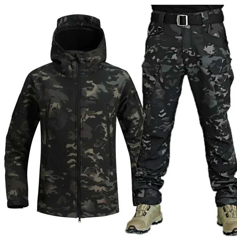 2024 Shark Skin Soft Shell Winter Plush Thickened Mountaineering Tactics Training Windproof IX7 Combat Trousers Jacket Suit W250928