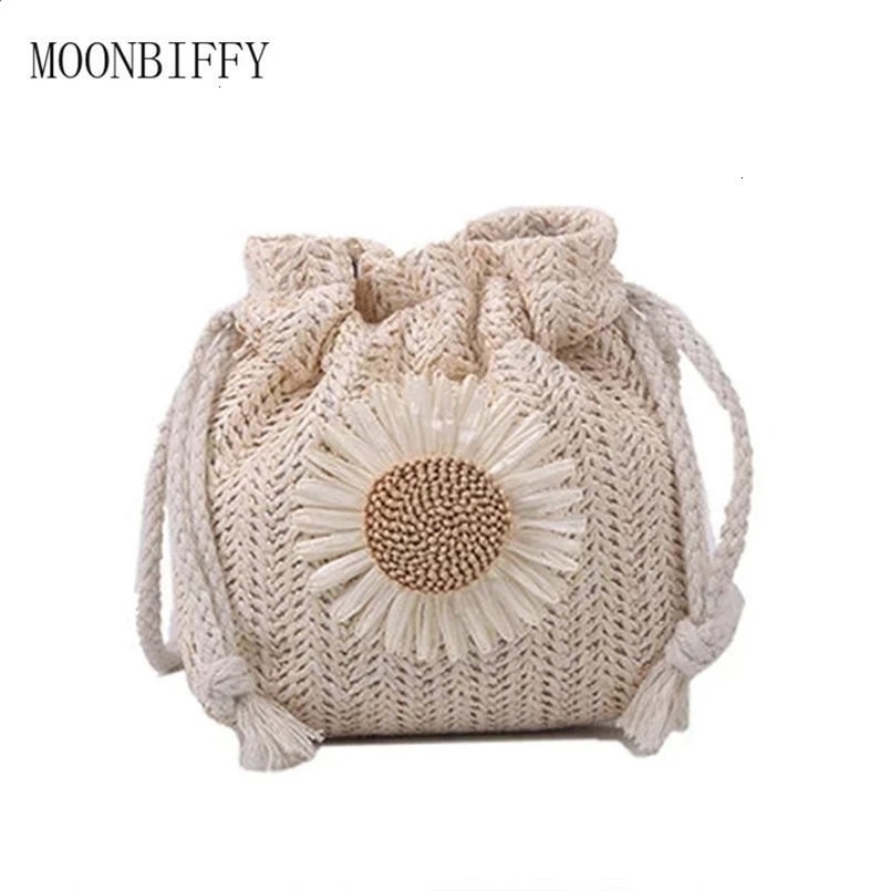 2024 Selling Ratan Womens Straw Bag Handbag Summer Beach Knitted Shoulder Messenger Khaki Beige Fashion Creativity 240802ZYl