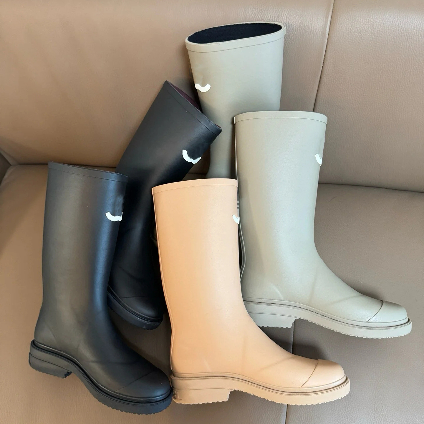 Rainboots Rubber Fashion Designer Boots De Mujer Slip On Platform Shoe Mid-calf Retro Personality Boots Femame Spring Autumn Martensboots wellington boots